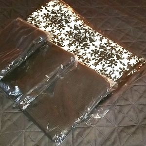 Black toile duffel w/3 matching storage bags